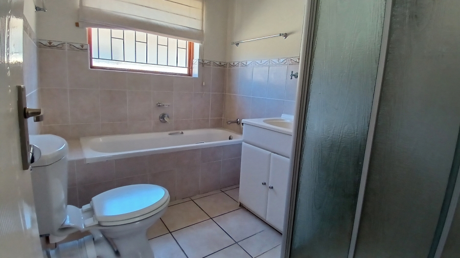 3 Bedroom Property for Sale in Sandbaai Western Cape